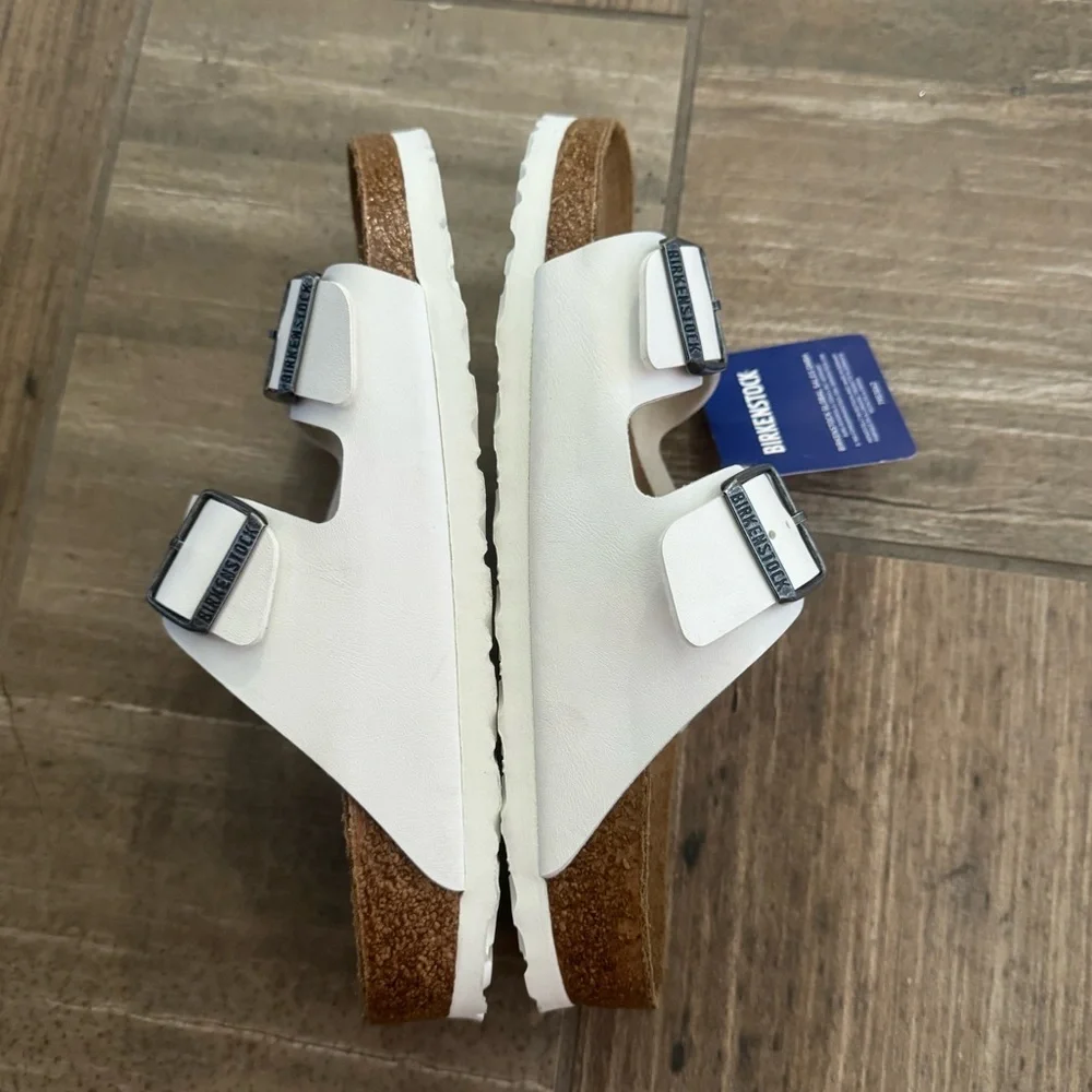 New Birkenstock Arizona sandals in white Women’s size 9 - Picture 10 of 11